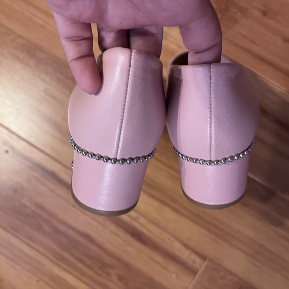 coach pumps in a light pink with silver beaded detailing around - Picture 4 of 5